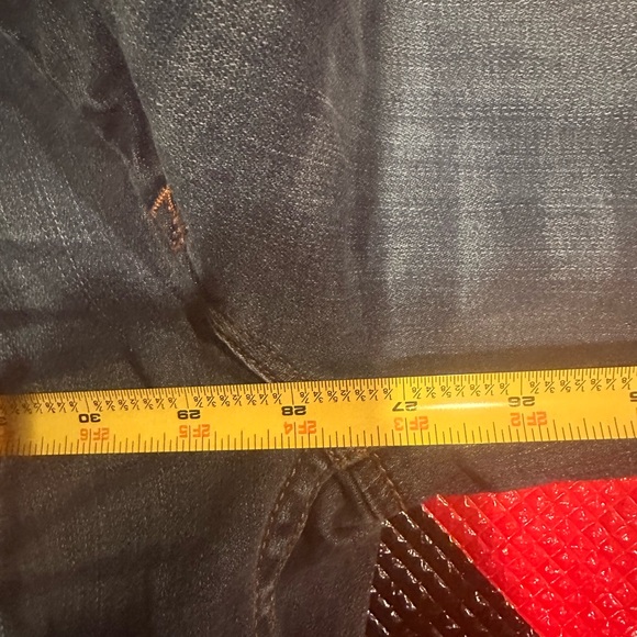 Hudson Collin skinny jeans size 28
Inseam 28” - Picture 9 of 9